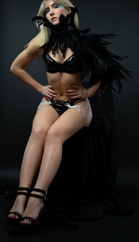 movementswithmolly naked on onlyfans