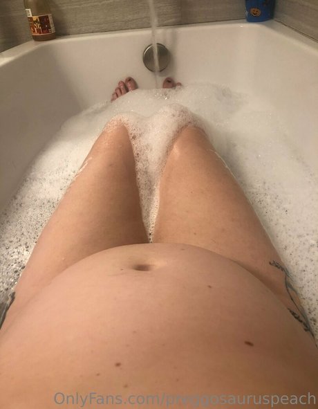 preggosauruspeach leak only fans
