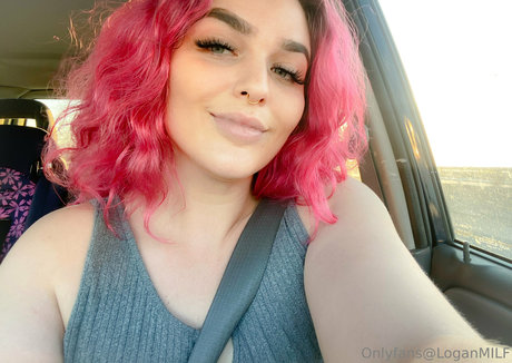 loganmilf onlyfans topless