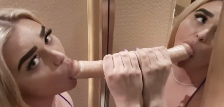 loganmilf onlyfans striptease