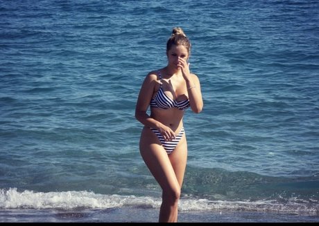 Chloe Smart onlyfans model images