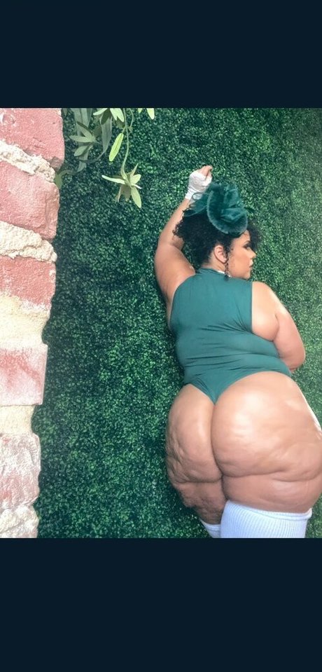 RedThunderThighz onlyfans nudes