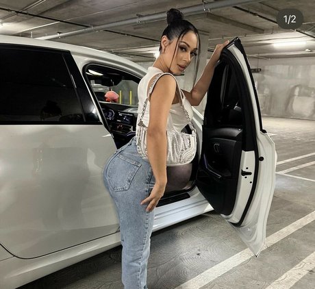 Theariazul only fans pics