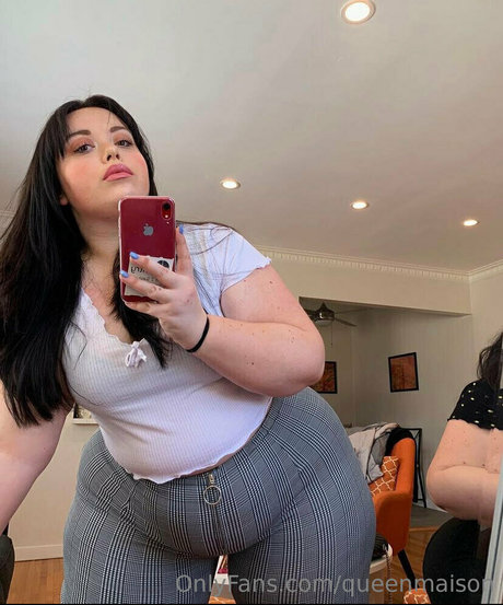 queenmaison strip onlyfans