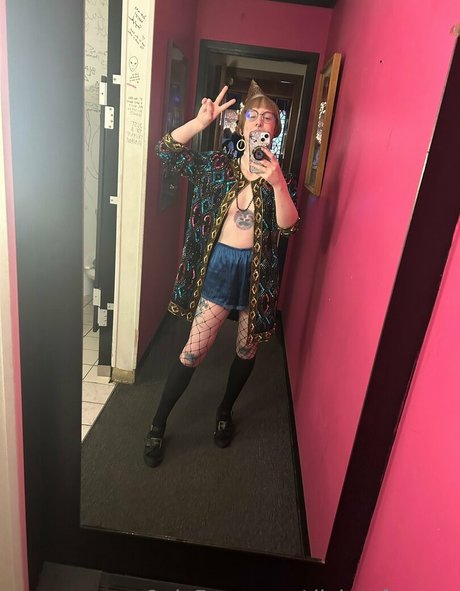 divine femme onlyfans post