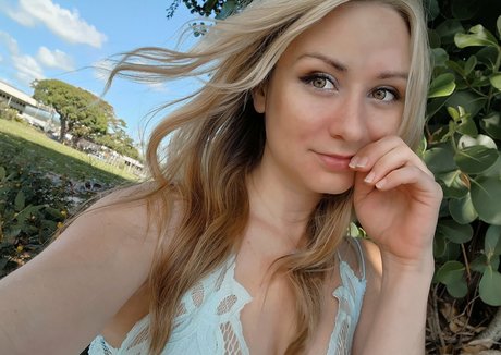 BellaAndersin new onlyfans leaks