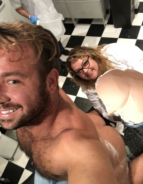 chadwhitexxxfree onlyfans striptease