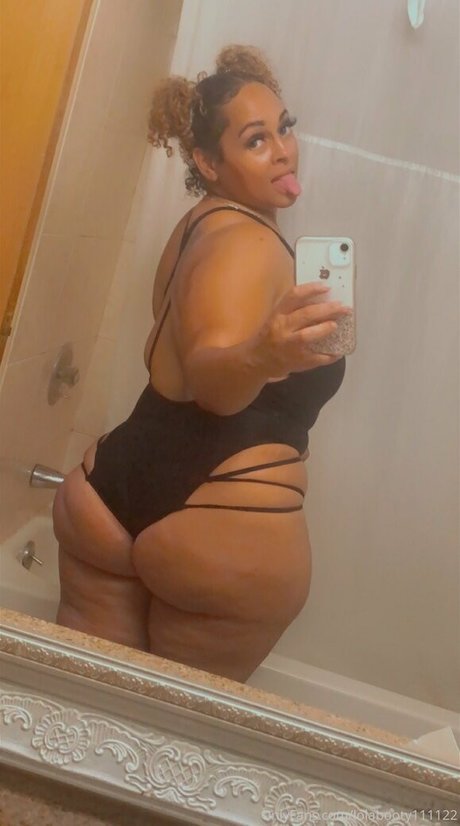 lolabooty111122 onlyfans ass