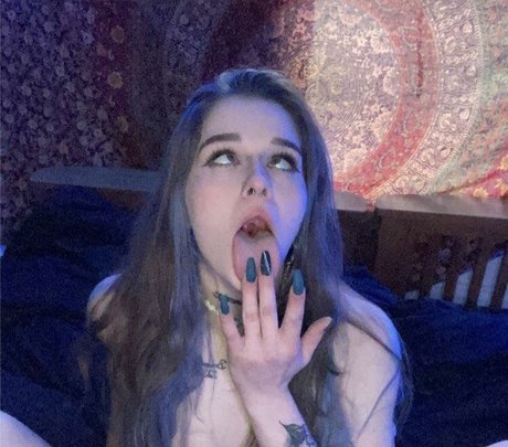 CosmicAlienLove only fans leak