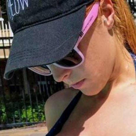 BustyGinger only fans.