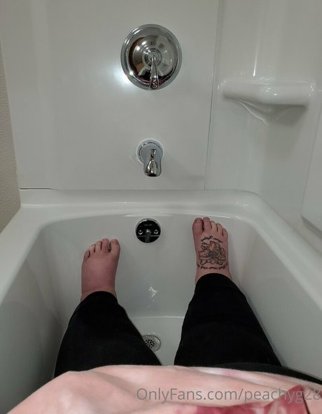 peachyg28 leaked onlyfans pictures