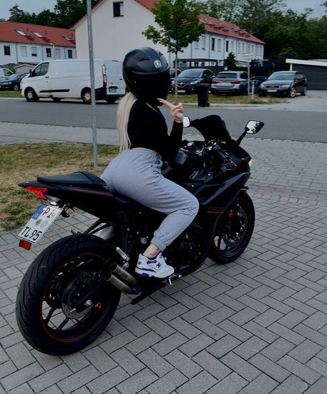 laeticia sophie xxx onlyfans