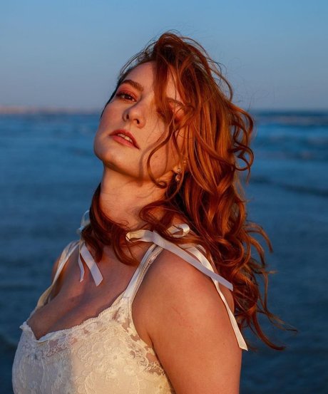 Dakota Blue Richards feet onlyfans