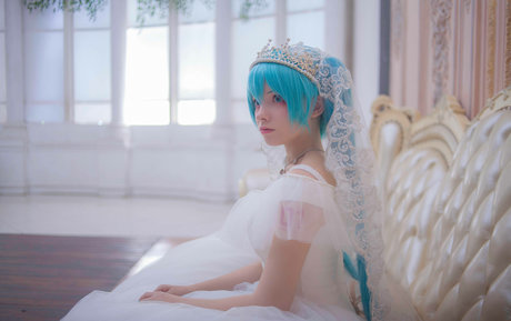 Saya Scarlet onlyfans creator