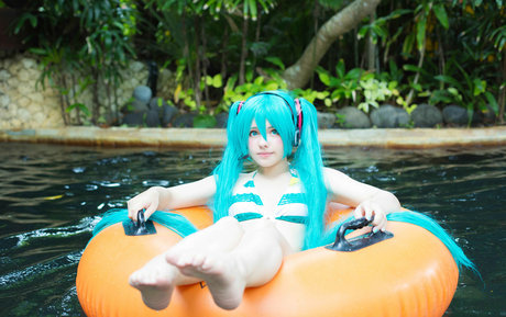 Saya Scarlet nude onlyfans porn