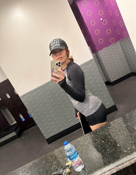 latinafoxy69 onlyfans public photos