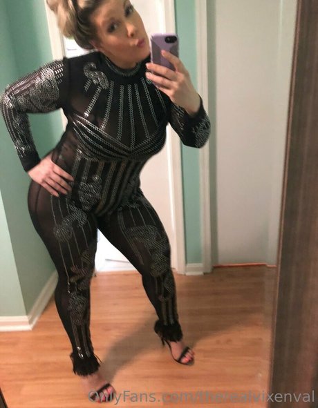 therealvixenval onlyfans porn nude