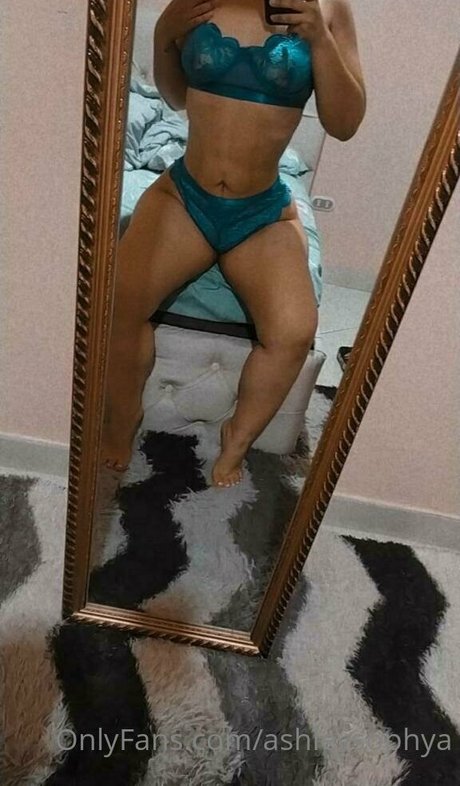 ashleysophya onlyfans leak nude