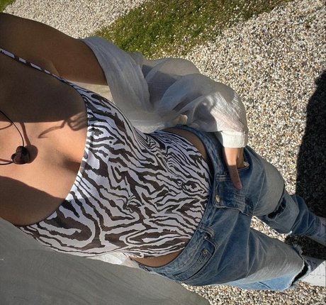 Ella Mendelsohn Profile pic