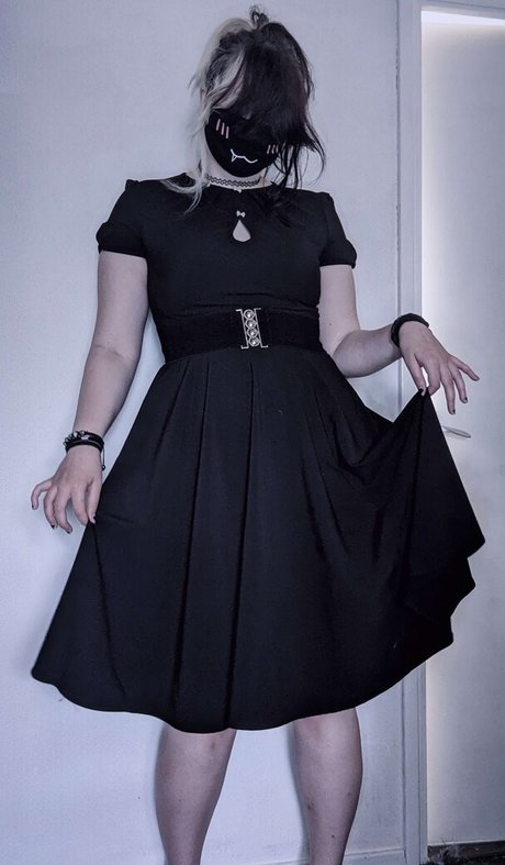 Easygoinggoth onlyfans nude leak