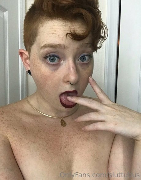 sluttubus onlyfans model