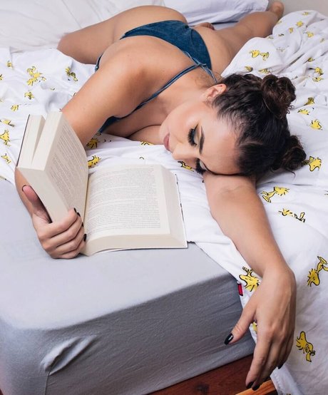 Rafaela Moreira onlyfans content