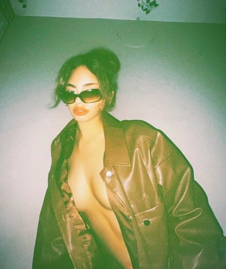 Asi Mizrahi onlyfans pics