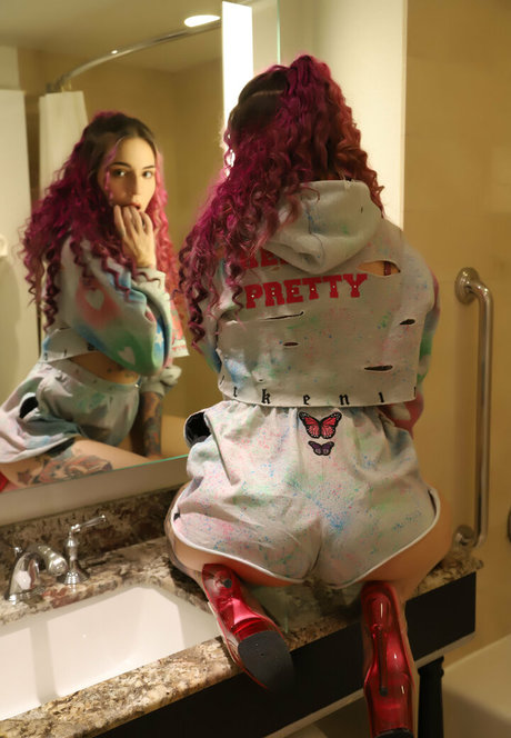 hazzardousmaterial onlyfans leakd