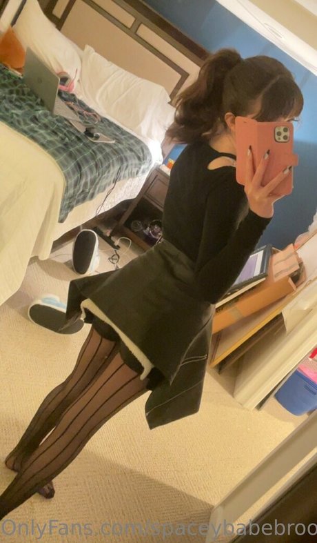 spaceybabebrooke onlyfans leakd