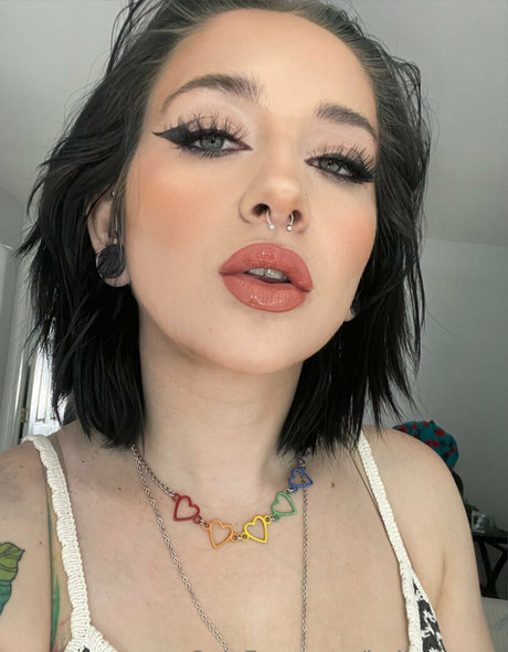 bellecurves onlyfans leakes