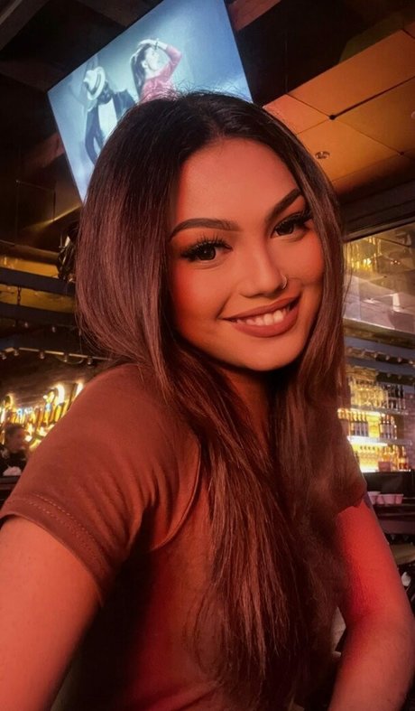 Ariana Tashne nude only fans