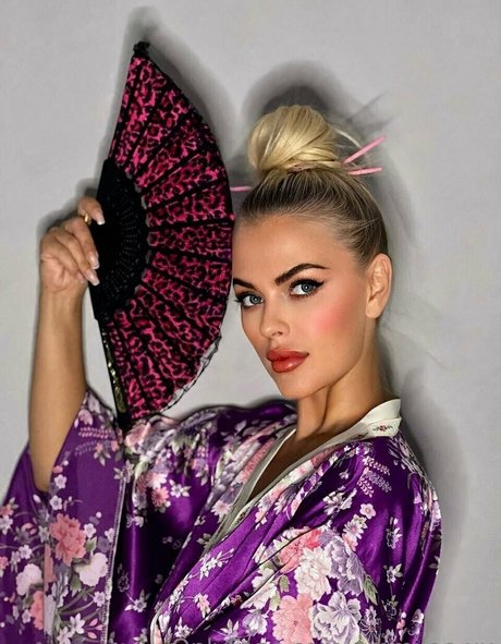 emmilee xx nude porn onlyfans