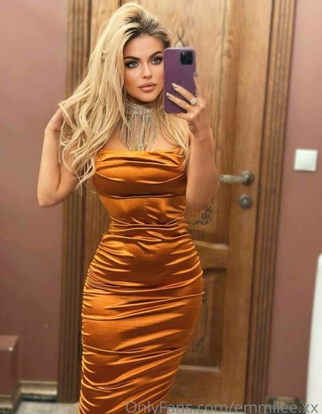 emmilee xx onlyfans content