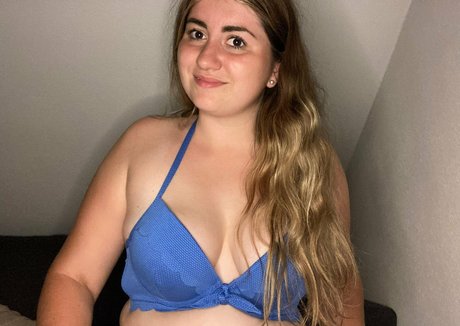 Molly Archer onlyfans explicit content