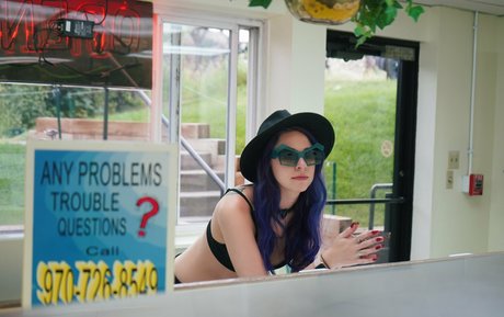 lolaxsparks pics onlyfans