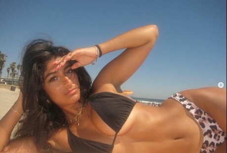 Donya Shabani only fans pic