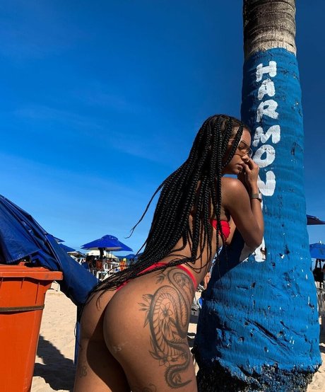 Andrea Beatriz onlyfans boobs