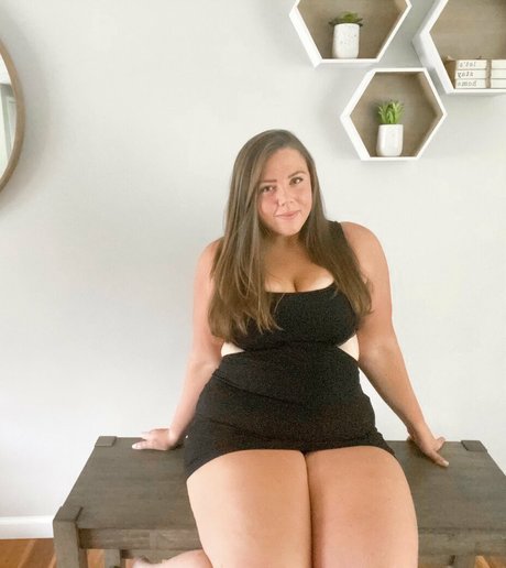 bbwpeachypop onlyfans pic