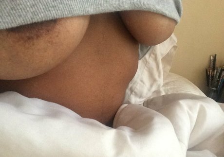 Sinnamon Love onlyfans leaked tits