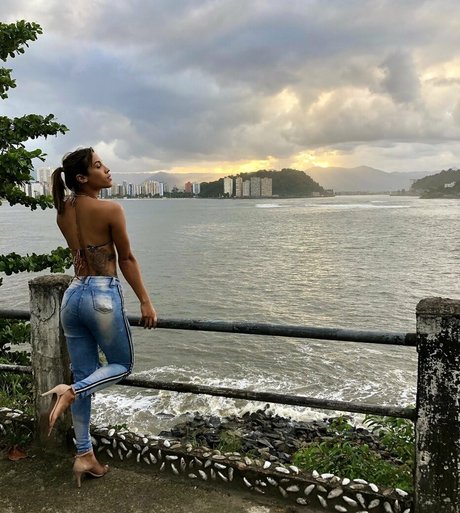 Cassia Fernandez nsfw onlyfans