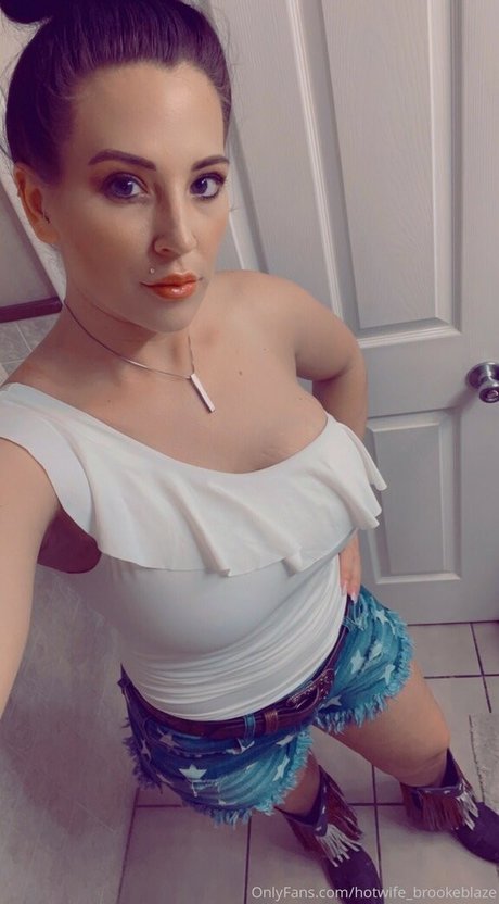 hotwife brookeblaze onlyfans leaked tits