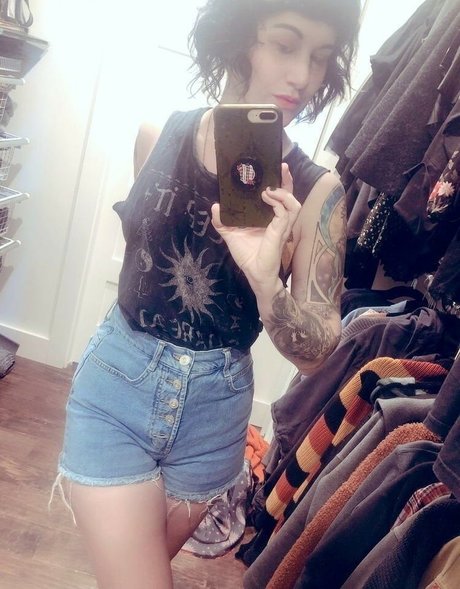 Holly Conrad Profile pic