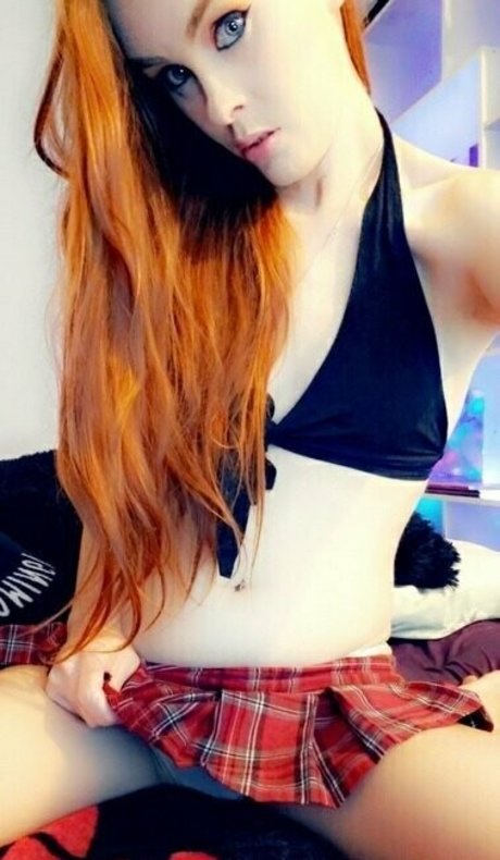 emberskyefree only fans pic