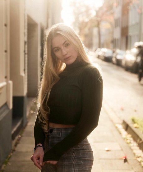 Alrun Steiner onlyfans strip tease