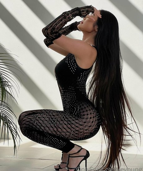 eyoung onlyfans strip