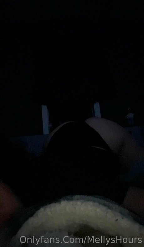 mellyshours onlyfans nude leak