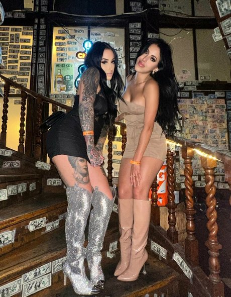 rosechevelle boobs onlyfans