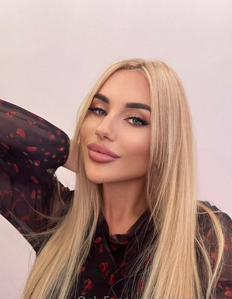 alicedollyua onlyfans nudes