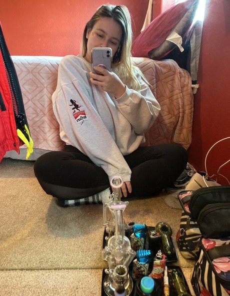 simplystoned onlyfans pictures