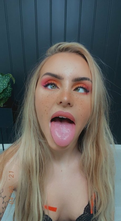 activate onlyfans pic